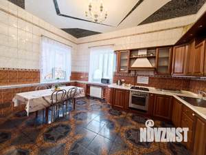 Дом 350м&sup2;, 2-этажный, посуточно, 