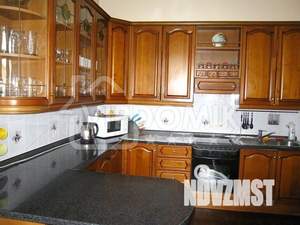 Дом 350м&sup2;, 2-этажный, посуточно, 