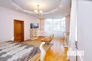 Коттедж 440м&sup2;, 3-этажный, на длительный срок, 