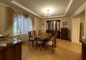 Дом 375м&sup2;, 3-этажный, на длительный срок, 