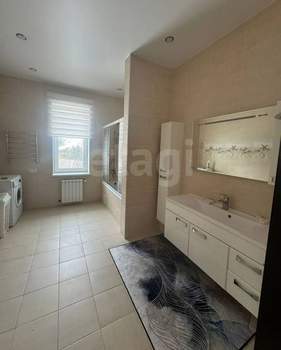 Дом 200м&sup2;, 2-этажный, на длительный срок, 