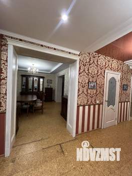 Коттедж 375м&sup2;, 3-этажный, на длительный срок, 