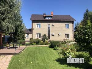 Коттедж 300м&sup2;, 3-этажный, на длительный срок, 