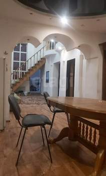 Дом 320м&sup2;, 2-этажный, на длительный срок, 