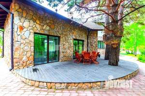 Дом 300м&sup2;, 2-этажный, на длительный срок, 