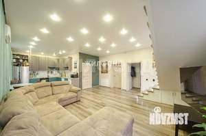 Коттедж 241м², 3-этажный, на длительный срок, 