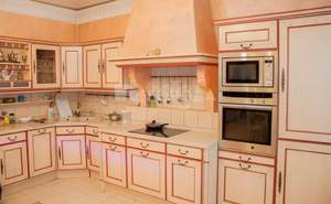 Дом 400м&sup2;, 2-этажный, на длительный срок, 