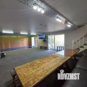 Дом 300м&sup2;, 2-этажный, посуточно, 