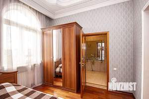 Дом 350м&sup2;, 2-этажный, посуточно, 