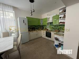 Коттедж 208м&sup2;, 2-этажный, на длительный срок, 