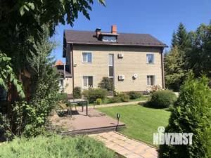 Коттедж 300м&sup2;, 3-этажный, на длительный срок, 