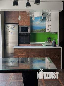 Дом 200м&sup2;, 2-этажный, посуточно, 