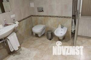 Коттедж 700м&sup2;, 3-этажный, на длительный срок, 