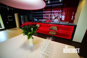 Дом 1000м&sup2;, 2-этажный, посуточно, 