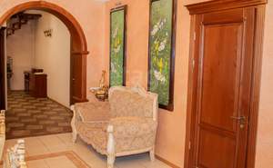 Дом 400м&sup2;, 2-этажный, на длительный срок, 