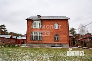 Коттедж 440м&sup2;, 3-этажный, на длительный срок, 