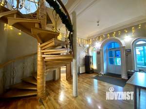 Дом 350м&sup2;, 2-этажный, посуточно, 