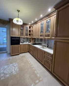 Дом 375м&sup2;, 2-этажный, на длительный срок, 