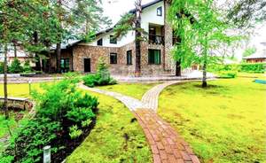 Дом 300м&sup2;, 2-этажный, на длительный срок, 