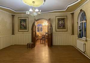 Дом 250м&sup2;, 2-этажный, на длительный срок, 