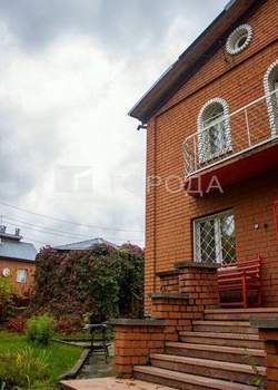 Дом 277м², 2-этажный, на длительный срок, 