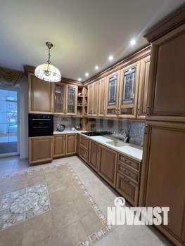 Дом 375м&sup2;, 2-этажный, на длительный срок, 