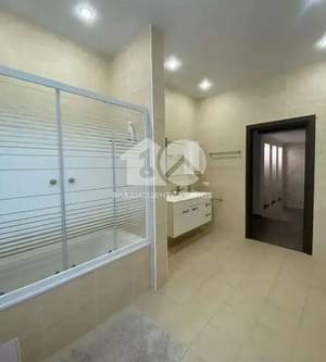 Дом 200м&sup2;, 2-этажный, на длительный срок, 