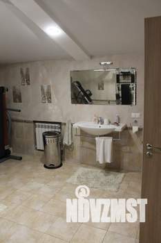 Коттедж 700м&sup2;, 3-этажный, на длительный срок, 