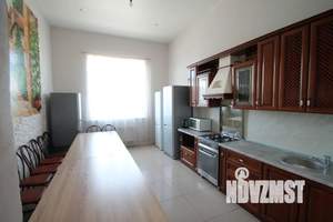 Дом 350м², 2-этажный, посуточно, 