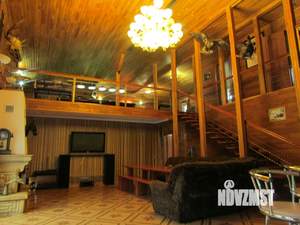 Дом 1000м&sup2;, 3-этажный, посуточно, 