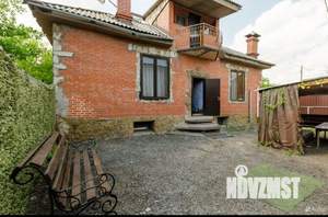 Дом 200м&sup2;, 3-этажный, посуточно, 