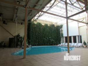 Дом 1000м&sup2;, 3-этажный, посуточно, 