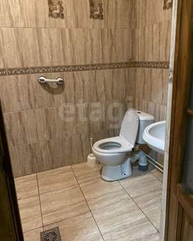 Дом 250м&sup2;, 2-этажный, на длительный срок, 