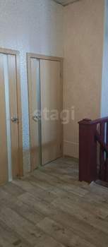 Дом 220м&sup2;, 2-этажный, на длительный срок, 