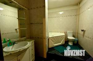 Дом 350м&sup2;, 3-этажный, посуточно, 