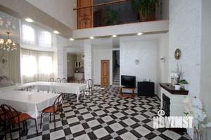 Дом 250м², 2-этажный, посуточно, 