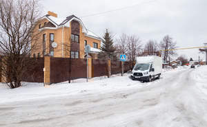 Дом 372м&sup2;, 3-этажный, на длительный срок, 