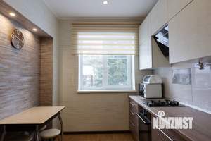 Дом 200м&sup2;, 2-этажный, на длительный срок, 