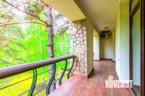 Дом 300м&sup2;, 2-этажный, на длительный срок, 