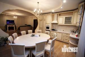 Дом 200м&sup2;, 2-этажный, посуточно, 