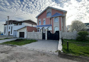 Дом 614м², 3-этажный, участок 8 сот.  