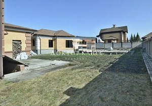 Дом 416м&sup2;, 2-этажный, участок 18 сот.  