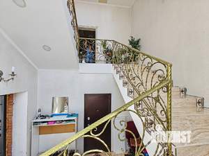 Дом 420м&sup2;, 3-этажный, участок 7 сот.  