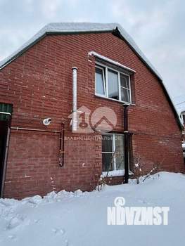 Дом 220м&sup2;, 2-этажный, участок 4 сот.  