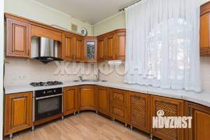 Коттедж 360м², 2-этажный, участок 16 сот.  