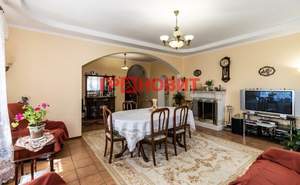 Дом 640м&sup2;, 2-этажный, участок 9 сот.  