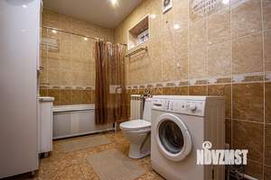 Дом 240м², 2-этажный, участок 6 сот.  
