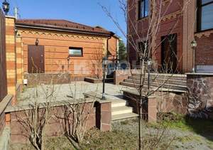 Дом 366м&sup2;, 3-этажный, участок 11 сот.  