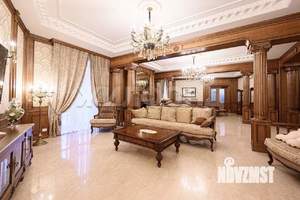 Коттедж 785м², 3-этажный, участок 110 сот.  