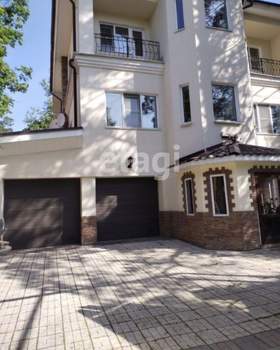 Дом 487м&sup2;, 3-этажный, участок 8 сот.  